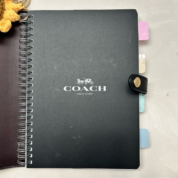 Coach -SOLD- - Picture 2 of 4